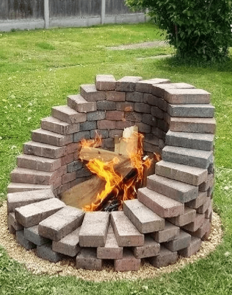 Stylish DIY Brick Fire Pit