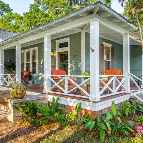 Porch Fence Going Cross Shaped