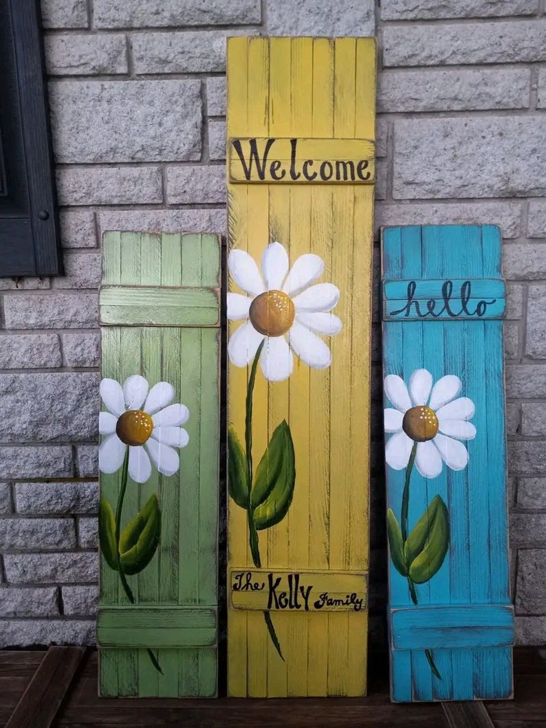 White daisy handpainted shutter sign decorative porch leaner. image 1