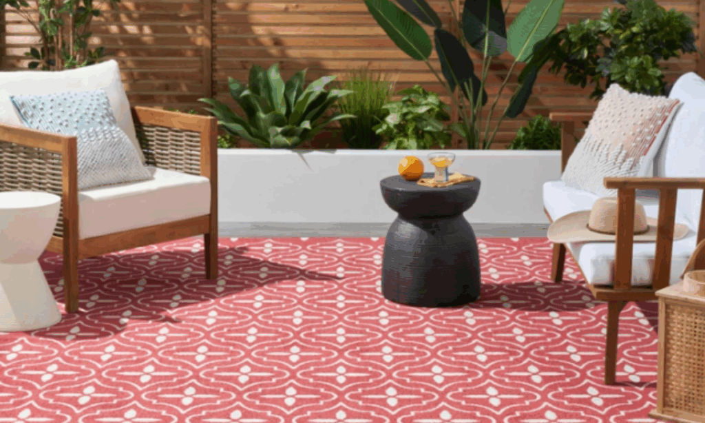 Best Outdoor Rugs for Porch & Patio Settings